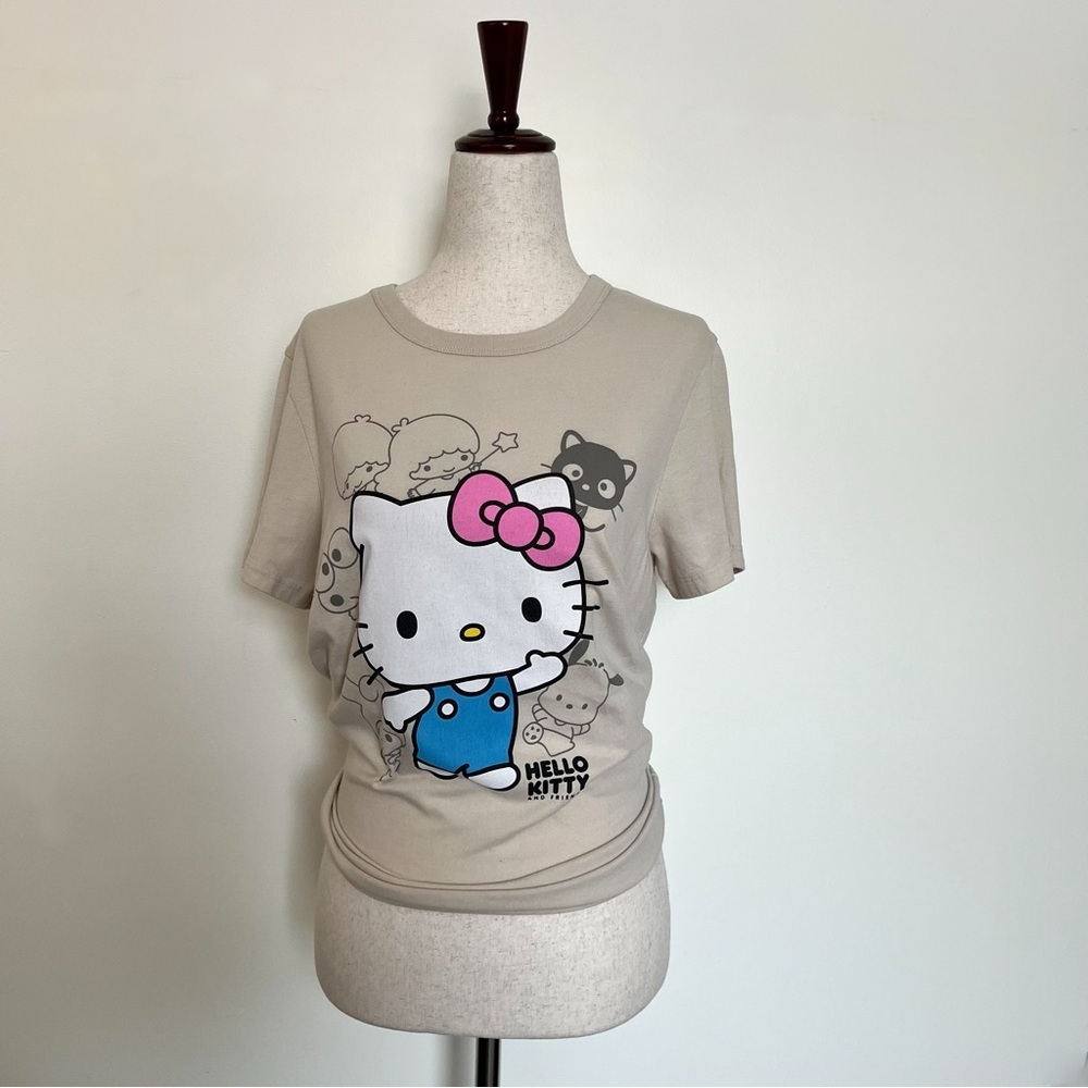 Hello Kitty T-Shirt - Picture 3 of 9